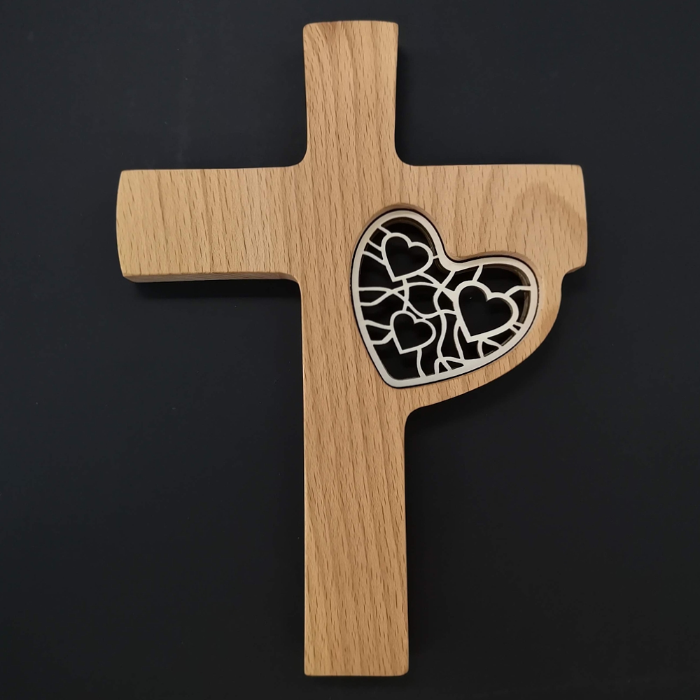 Dřevěný kříž s vkladem srdce 20 cm
