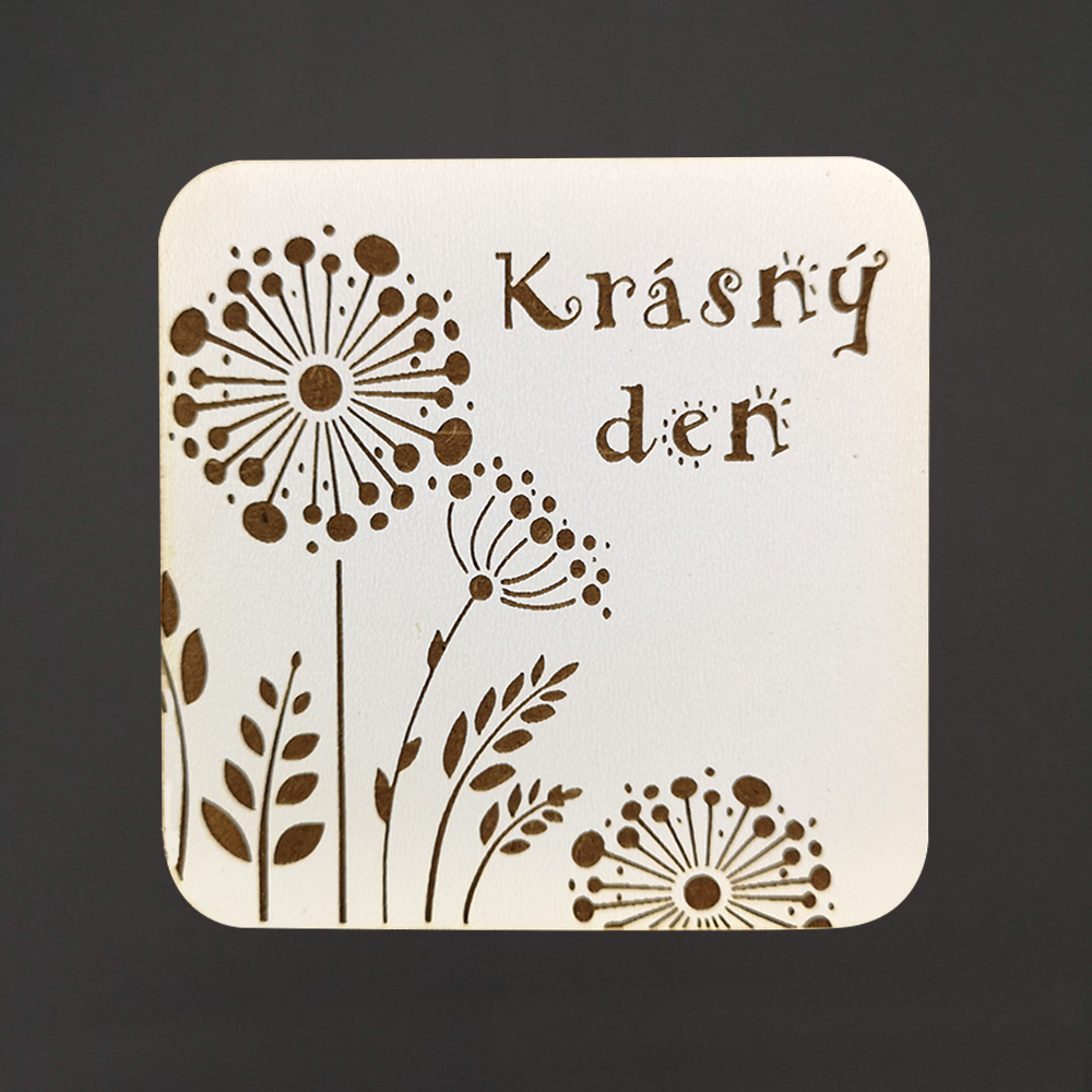 Dřevěný podtácek hranatý text "krásný den",průměr 9 cm, český výrobek