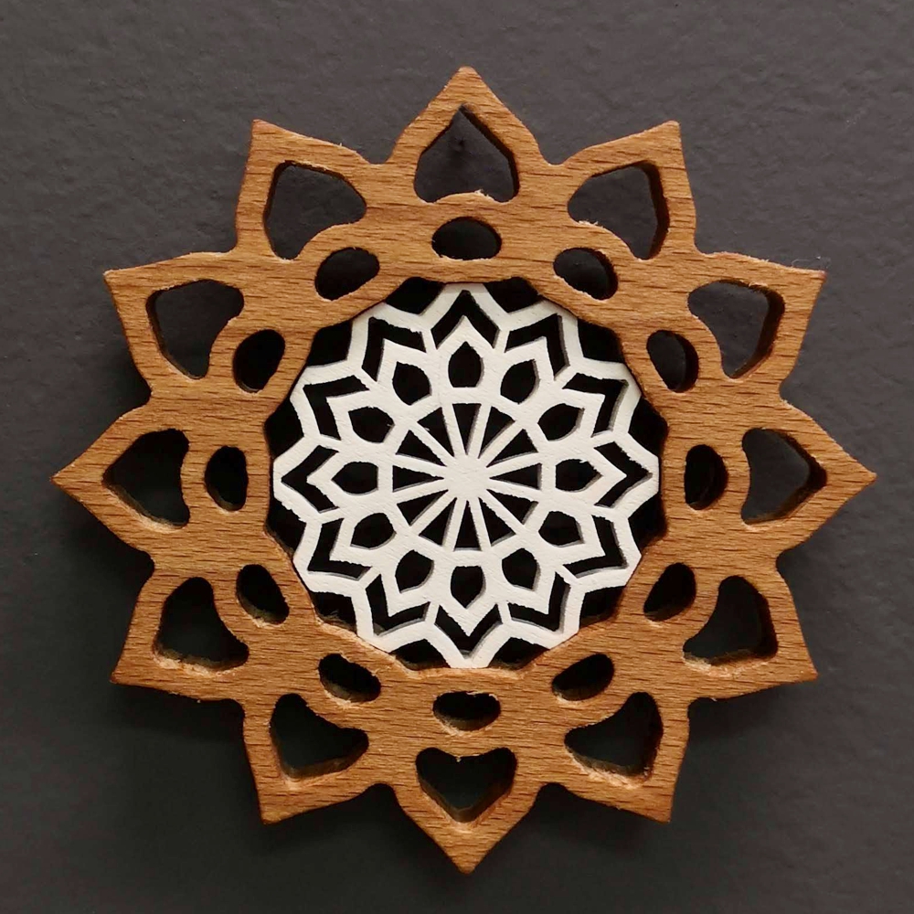 Mandala s vkladem na zavěšení, masivní dřevo, průměr 10 cm