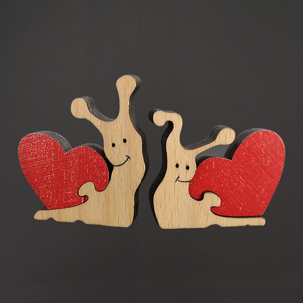 Dřevění šneci se srdcem, masivní dřevo, 9 x 5 cm, český výrobek
