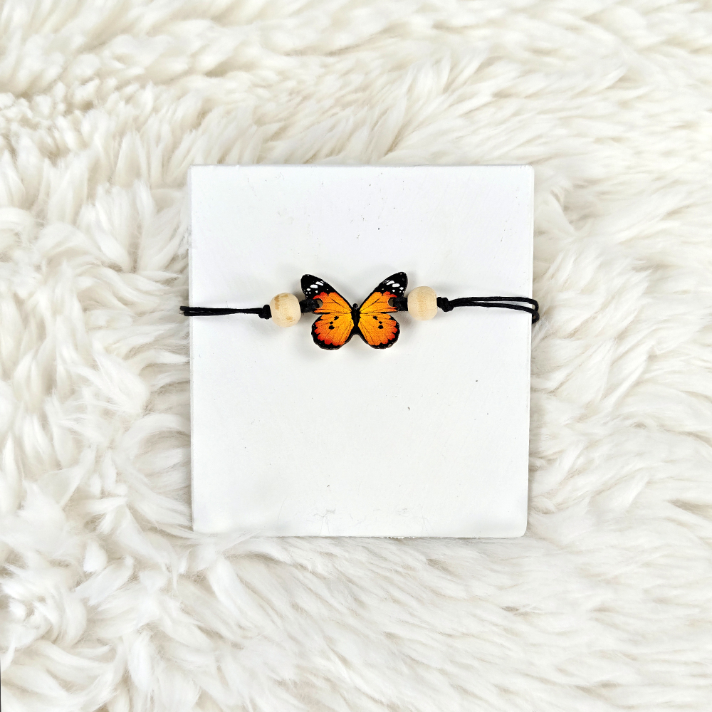 Dřevěný náramek motýl - oranžový, 2,5 cm, český výrobek