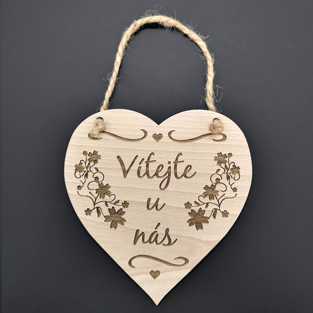 Dřevěné srdce s textem Vítejte u nás, masivní dřevo, 16 x 15 cm