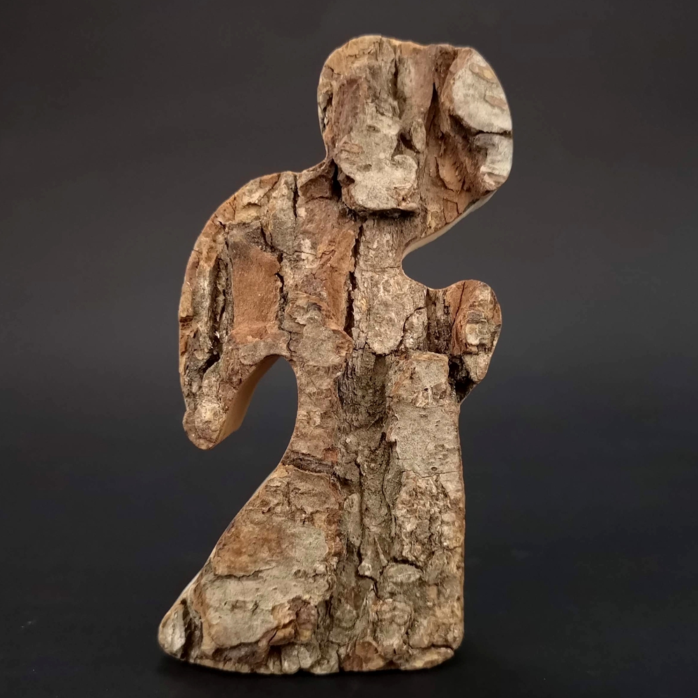 Dřevěný anděl s kůrou, masivní dřevo, 11x6x3,5 cm