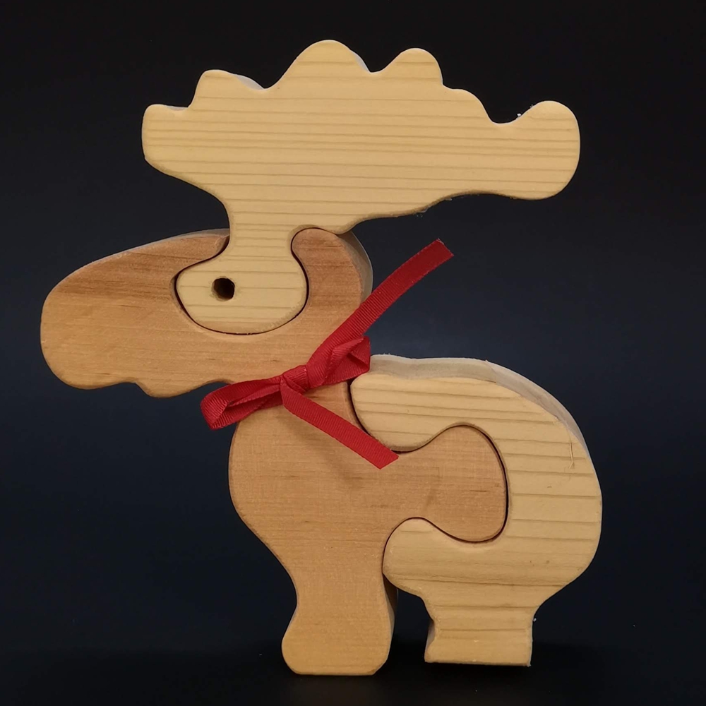 Dřevěné puzzle sob, masivní dřevo dvou druhů dřevin, 16 cm