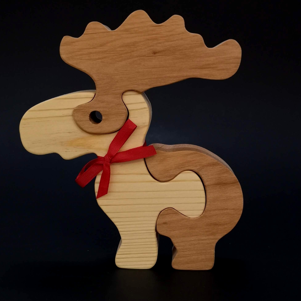 Dřevěné puzzle sob, masivní dřevo dvou druhů dřevin, 16 cm