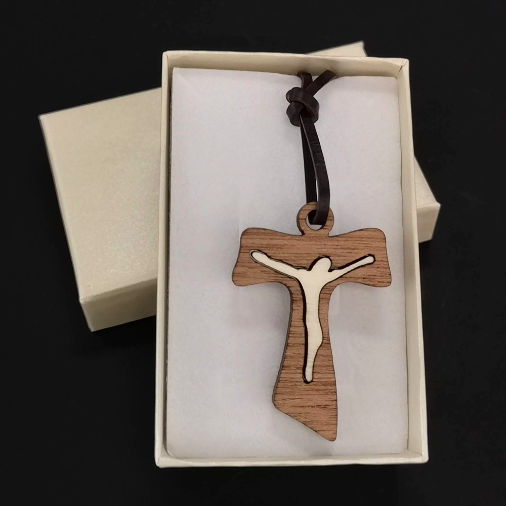 Dřevěný přívěsek na krk - křížek, 5 cm