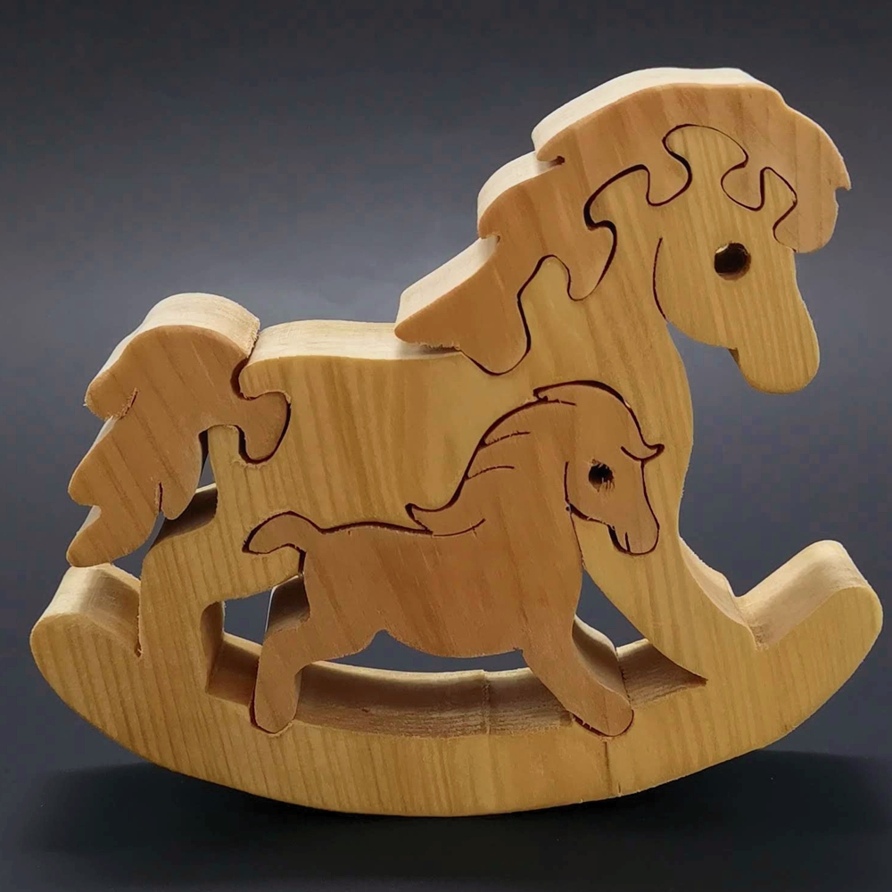 Dřevěné puzzle houpací kůň, masivní dřevo dvou druhů dřevin, 13,5x11,5x3 cm