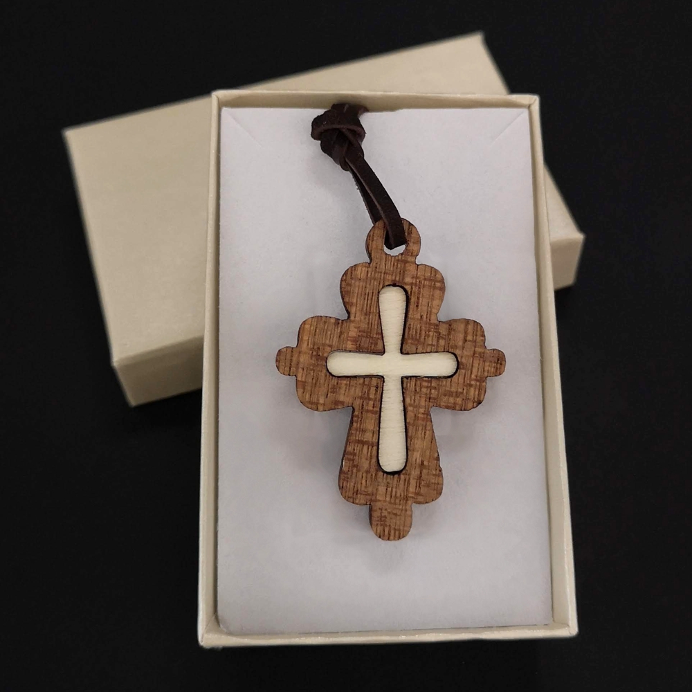 Dřevěný přívěsek na krk - křížek , 5 cm
