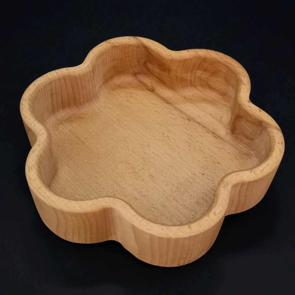 Dřevěná miska ve tvaru květiny, masivní dřevo, rozměr 15x16x4,5 cm