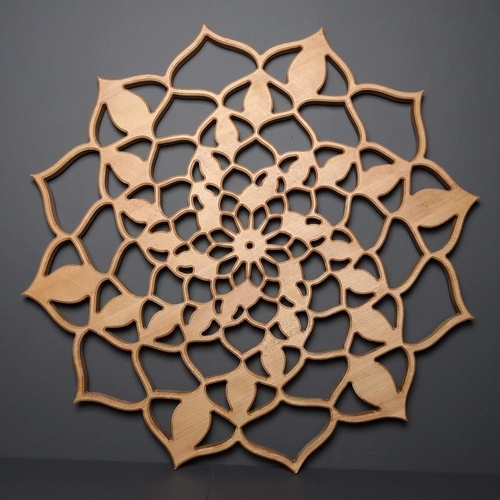 Dřevěná mandala na zavěšení, masivní dřevo, průměr 98 cm