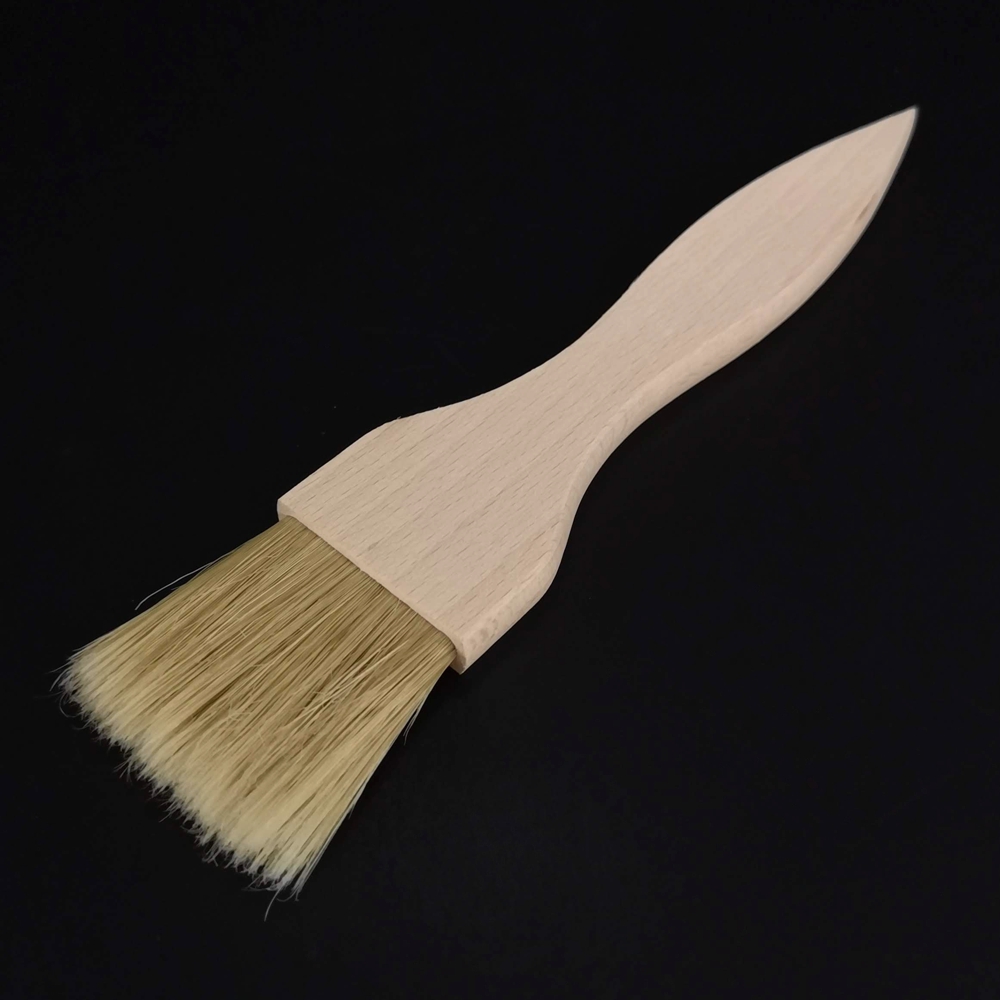 Dřevěná mašlovačka s plochou rukojetí, masivní dřevo, délka 19,5 cm