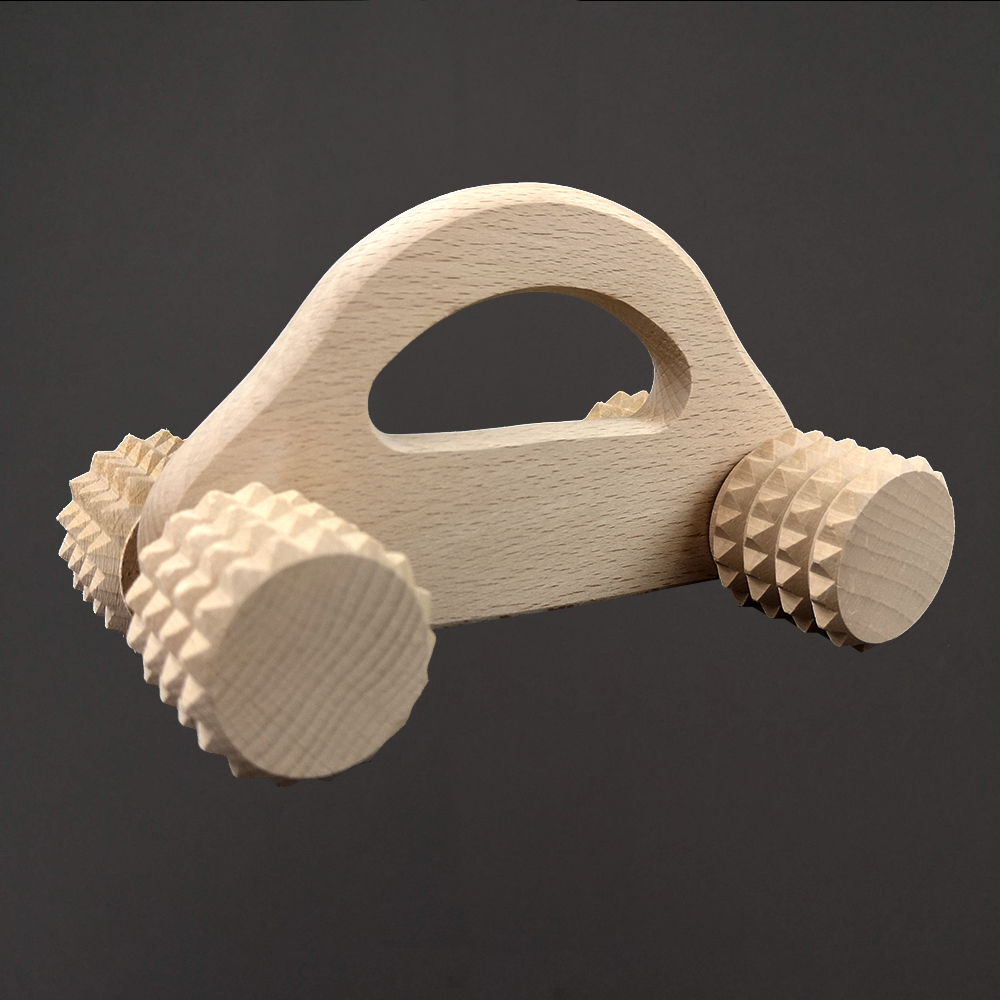 Dřevěný masážní váleček - autíčko 17 cm