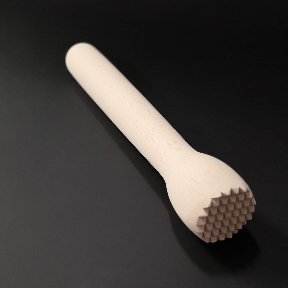 Dřevěný lis na česnek, masivní dřevo, délka 22 cm
