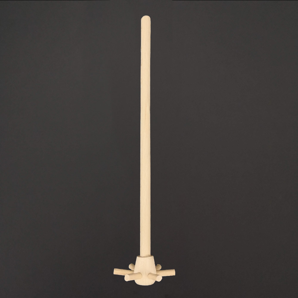 Dřevěná metlička, masivní dřevo, délka 21 cm