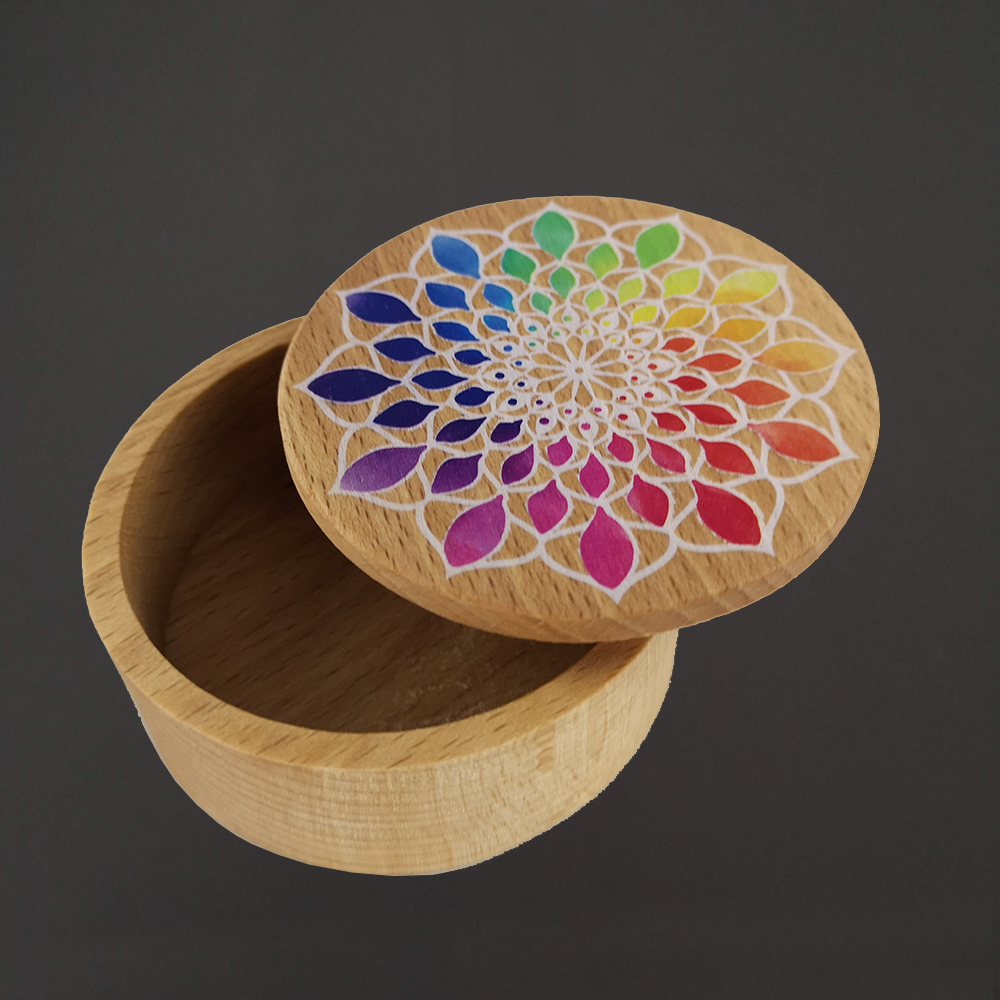 Dřevěná krabička kulatá mandala, masivní dřevo, 8 cm, český výrobek